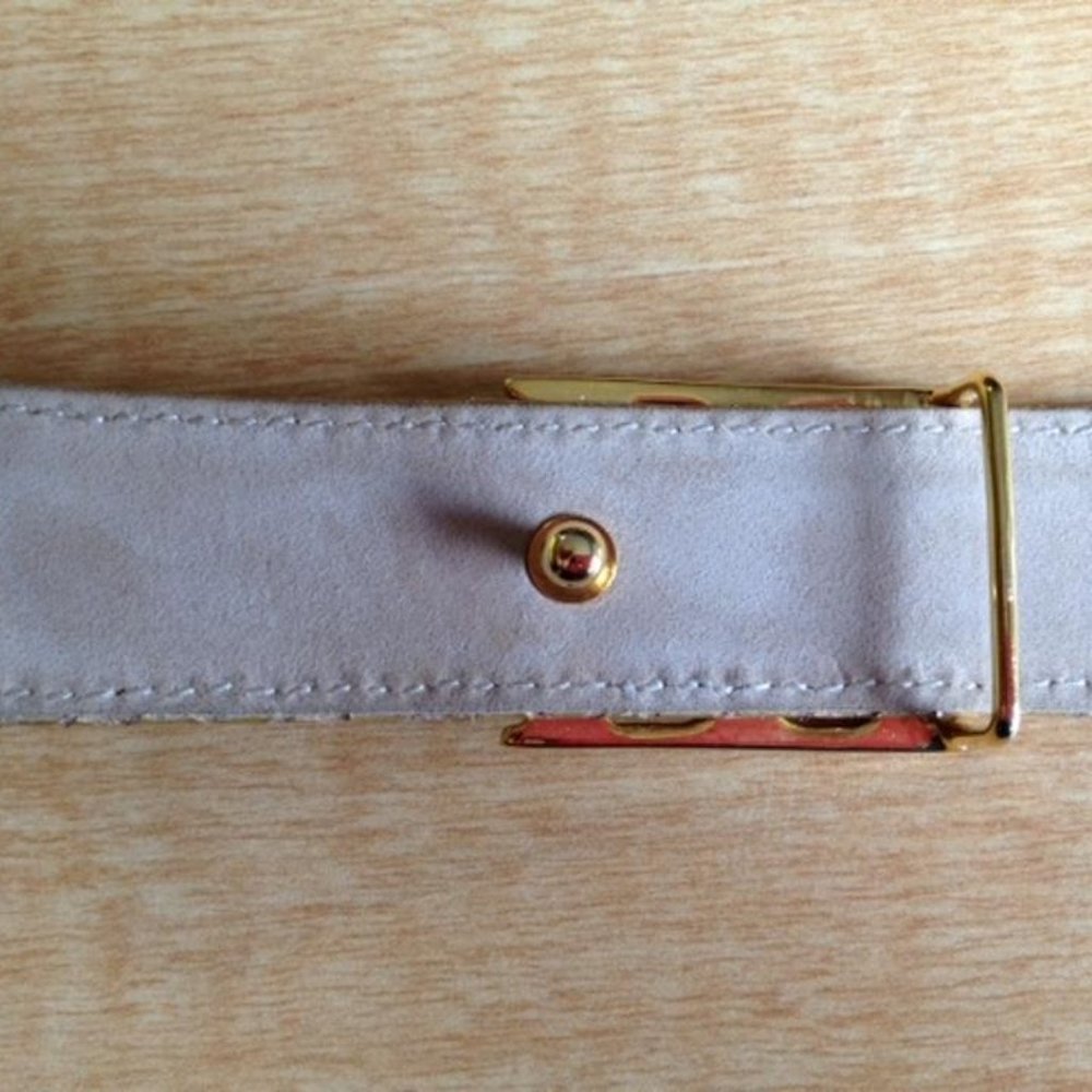 ESCADA Gold Reptile Embossed Leather Belt With Double "E" Gold-tone Logo Buckle - Picture 7 of 7